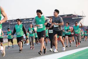 BIB: 2861, 2830, 50349, 53288
                            <button type="button" onclick="openModal(10571079)" class="btn btn-primary btn-sm float-right btn-popup" data-toggle="modal" data-target=".modal-high-quality">
                        <i class="fas fa-shopping-cart"></i> Add to Cart
                    </button>
                                            <button type="button" onclick="isThisMe(10571079, true)" class="btn btn-success btn-sm float-right btn-popup btn-isme hidden" data-toggle="tooltip" data-placement="bottom" title="นี่คือรูปของคุณใช่ไหม คลิกที่นี่เพื่อเอาเข้าอัลบั้ม">
                        <i class="fas fa-plus"></i> Add to album
                    </button>
                    <button type="button" onclick="isThisMe(10571079, false)" class="btn btn-warning btn-sm float-right btn-popup btn-isnotme hidden">
                        <i class="fas fa-ban"></i> Remove from album
                    </button>