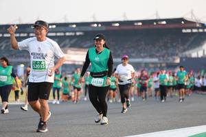 BIB: 52035, 51338, 1332
                            <button type="button" onclick="openModal(10569999)" class="btn btn-primary btn-sm float-right btn-popup" data-toggle="modal" data-target=".modal-high-quality">
                        <i class="fas fa-shopping-cart"></i> Add to Cart
                    </button>
                                            <button type="button" onclick="isThisMe(10569999, true)" class="btn btn-success btn-sm float-right btn-popup btn-isme hidden" data-toggle="tooltip" data-placement="bottom" title="นี่คือรูปของคุณใช่ไหม คลิกที่นี่เพื่อเอาเข้าอัลบั้ม">
                        <i class="fas fa-plus"></i> Add to album
                    </button>
                    <button type="button" onclick="isThisMe(10569999, false)" class="btn btn-warning btn-sm float-right btn-popup btn-isnotme hidden">
                        <i class="fas fa-ban"></i> Remove from album
                    </button>