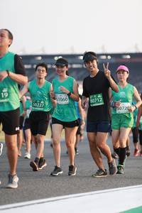 BIB: 1060, 80712, 50227, 50720
                            <button type="button" onclick="openModal(10571105)" class="btn btn-primary btn-sm float-right btn-popup" data-toggle="modal" data-target=".modal-high-quality">
                        <i class="fas fa-shopping-cart"></i> Add to Cart
                    </button>
                                            <button type="button" onclick="isThisMe(10571105, true)" class="btn btn-success btn-sm float-right btn-popup btn-isme hidden" data-toggle="tooltip" data-placement="bottom" title="นี่คือรูปของคุณใช่ไหม คลิกที่นี่เพื่อเอาเข้าอัลบั้ม">
                        <i class="fas fa-plus"></i> Add to album
                    </button>
                    <button type="button" onclick="isThisMe(10571105, false)" class="btn btn-warning btn-sm float-right btn-popup btn-isnotme hidden">
                        <i class="fas fa-ban"></i> Remove from album
                    </button>