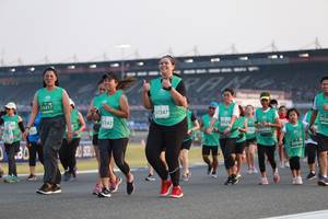 BIB: 3417, 51347, 5036, 1142, 0921, 50049
                            <button type="button" onclick="openModal(10570140)" class="btn btn-primary btn-sm float-right btn-popup" data-toggle="modal" data-target=".modal-high-quality">
                        <i class="fas fa-shopping-cart"></i> Add to Cart
                    </button>
                                            <button type="button" onclick="isThisMe(10570140, true)" class="btn btn-success btn-sm float-right btn-popup btn-isme hidden" data-toggle="tooltip" data-placement="bottom" title="นี่คือรูปของคุณใช่ไหม คลิกที่นี่เพื่อเอาเข้าอัลบั้ม">
                        <i class="fas fa-plus"></i> Add to album
                    </button>
                    <button type="button" onclick="isThisMe(10570140, false)" class="btn btn-warning btn-sm float-right btn-popup btn-isnotme hidden">
                        <i class="fas fa-ban"></i> Remove from album
                    </button>