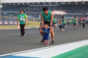 BIB: 190
                            <button type="button" onclick="openModal(10571603)" class="btn btn-primary btn-sm float-right btn-popup" data-toggle="modal" data-target=".modal-high-quality">
                        <i class="fas fa-shopping-cart"></i> Add to Cart
                    </button>
                                            <button type="button" onclick="isThisMe(10571603, true)" class="btn btn-success btn-sm float-right btn-popup btn-isme hidden" data-toggle="tooltip" data-placement="bottom" title="นี่คือรูปของคุณใช่ไหม คลิกที่นี่เพื่อเอาเข้าอัลบั้ม">
                        <i class="fas fa-plus"></i> Add to album
                    </button>
                    <button type="button" onclick="isThisMe(10571603, false)" class="btn btn-warning btn-sm float-right btn-popup btn-isnotme hidden">
                        <i class="fas fa-ban"></i> Remove from album
                    </button>