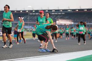 BIB: 51919
                            <button type="button" onclick="openModal(10570193)" class="btn btn-primary btn-sm float-right btn-popup" data-toggle="modal" data-target=".modal-high-quality">
                        <i class="fas fa-shopping-cart"></i> Add to Cart
                    </button>
                                            <button type="button" onclick="isThisMe(10570193, true)" class="btn btn-success btn-sm float-right btn-popup btn-isme hidden" data-toggle="tooltip" data-placement="bottom" title="นี่คือรูปของคุณใช่ไหม คลิกที่นี่เพื่อเอาเข้าอัลบั้ม">
                        <i class="fas fa-plus"></i> Add to album
                    </button>
                    <button type="button" onclick="isThisMe(10570193, false)" class="btn btn-warning btn-sm float-right btn-popup btn-isnotme hidden">
                        <i class="fas fa-ban"></i> Remove from album
                    </button>