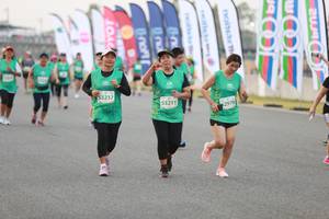 BIB: 53237, 53211, 2970
                            <button type="button" onclick="openModal(10571851)" class="btn btn-primary btn-sm float-right btn-popup" data-toggle="modal" data-target=".modal-high-quality">
                        <i class="fas fa-shopping-cart"></i> Add to Cart
                    </button>
                                            <button type="button" onclick="isThisMe(10571851, true)" class="btn btn-success btn-sm float-right btn-popup btn-isme hidden" data-toggle="tooltip" data-placement="bottom" title="นี่คือรูปของคุณใช่ไหม คลิกที่นี่เพื่อเอาเข้าอัลบั้ม">
                        <i class="fas fa-plus"></i> Add to album
                    </button>
                    <button type="button" onclick="isThisMe(10571851, false)" class="btn btn-warning btn-sm float-right btn-popup btn-isnotme hidden">
                        <i class="fas fa-ban"></i> Remove from album
                    </button>