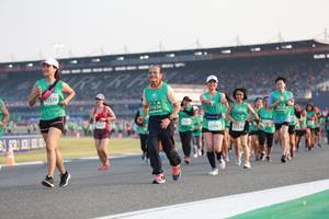 BIB: 3376, 1656, 52947
                            <button type="button" onclick="openModal(10571006)" class="btn btn-primary btn-sm float-right btn-popup" data-toggle="modal" data-target=".modal-high-quality">
                        <i class="fas fa-shopping-cart"></i> Add to Cart
                    </button>
                                            <button type="button" onclick="isThisMe(10571006, true)" class="btn btn-success btn-sm float-right btn-popup btn-isme hidden" data-toggle="tooltip" data-placement="bottom" title="นี่คือรูปของคุณใช่ไหม คลิกที่นี่เพื่อเอาเข้าอัลบั้ม">
                        <i class="fas fa-plus"></i> Add to album
                    </button>
                    <button type="button" onclick="isThisMe(10571006, false)" class="btn btn-warning btn-sm float-right btn-popup btn-isnotme hidden">
                        <i class="fas fa-ban"></i> Remove from album
                    </button>