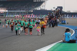 BIB: 
                            <button type="button" onclick="openModal(10570235)" class="btn btn-primary btn-sm float-right btn-popup" data-toggle="modal" data-target=".modal-high-quality">
                        <i class="fas fa-shopping-cart"></i> Add to Cart
                    </button>
                                            <button type="button" onclick="isThisMe(10570235, true)" class="btn btn-success btn-sm float-right btn-popup btn-isme hidden" data-toggle="tooltip" data-placement="bottom" title="นี่คือรูปของคุณใช่ไหม คลิกที่นี่เพื่อเอาเข้าอัลบั้ม">
                        <i class="fas fa-plus"></i> Add to album
                    </button>
                    <button type="button" onclick="isThisMe(10570235, false)" class="btn btn-warning btn-sm float-right btn-popup btn-isnotme hidden">
                        <i class="fas fa-ban"></i> Remove from album
                    </button>