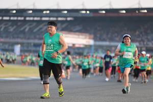 BIB: 52021, 1246
                            <button type="button" onclick="openModal(10571431)" class="btn btn-primary btn-sm float-right btn-popup" data-toggle="modal" data-target=".modal-high-quality">
                        <i class="fas fa-shopping-cart"></i> Add to Cart
                    </button>
                                            <button type="button" onclick="isThisMe(10571431, true)" class="btn btn-success btn-sm float-right btn-popup btn-isme hidden" data-toggle="tooltip" data-placement="bottom" title="นี่คือรูปของคุณใช่ไหม คลิกที่นี่เพื่อเอาเข้าอัลบั้ม">
                        <i class="fas fa-plus"></i> Add to album
                    </button>
                    <button type="button" onclick="isThisMe(10571431, false)" class="btn btn-warning btn-sm float-right btn-popup btn-isnotme hidden">
                        <i class="fas fa-ban"></i> Remove from album
                    </button>