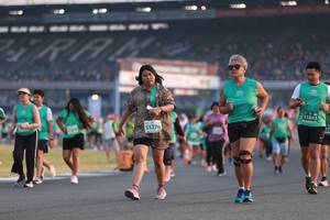 BIB: 1843, 51276
                            <button type="button" onclick="openModal(10569961)" class="btn btn-primary btn-sm float-right btn-popup" data-toggle="modal" data-target=".modal-high-quality">
                        <i class="fas fa-shopping-cart"></i> Add to Cart
                    </button>
                                            <button type="button" onclick="isThisMe(10569961, true)" class="btn btn-success btn-sm float-right btn-popup btn-isme hidden" data-toggle="tooltip" data-placement="bottom" title="นี่คือรูปของคุณใช่ไหม คลิกที่นี่เพื่อเอาเข้าอัลบั้ม">
                        <i class="fas fa-plus"></i> Add to album
                    </button>
                    <button type="button" onclick="isThisMe(10569961, false)" class="btn btn-warning btn-sm float-right btn-popup btn-isnotme hidden">
                        <i class="fas fa-ban"></i> Remove from album
                    </button>