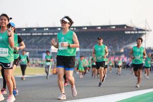 BIB: 028
                            <button type="button" onclick="openModal(10570955)" class="btn btn-primary btn-sm float-right btn-popup" data-toggle="modal" data-target=".modal-high-quality">
                        <i class="fas fa-shopping-cart"></i> Add to Cart
                    </button>
                                            <button type="button" onclick="isThisMe(10570955, true)" class="btn btn-success btn-sm float-right btn-popup btn-isme hidden" data-toggle="tooltip" data-placement="bottom" title="นี่คือรูปของคุณใช่ไหม คลิกที่นี่เพื่อเอาเข้าอัลบั้ม">
                        <i class="fas fa-plus"></i> Add to album
                    </button>
                    <button type="button" onclick="isThisMe(10570955, false)" class="btn btn-warning btn-sm float-right btn-popup btn-isnotme hidden">
                        <i class="fas fa-ban"></i> Remove from album
                    </button>