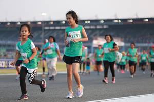 BIB: 12231, 109
                            <button type="button" onclick="openModal(10570175)" class="btn btn-primary btn-sm float-right btn-popup" data-toggle="modal" data-target=".modal-high-quality">
                        <i class="fas fa-shopping-cart"></i> Add to Cart
                    </button>
                                            <button type="button" onclick="isThisMe(10570175, true)" class="btn btn-success btn-sm float-right btn-popup btn-isme hidden" data-toggle="tooltip" data-placement="bottom" title="นี่คือรูปของคุณใช่ไหม คลิกที่นี่เพื่อเอาเข้าอัลบั้ม">
                        <i class="fas fa-plus"></i> Add to album
                    </button>
                    <button type="button" onclick="isThisMe(10570175, false)" class="btn btn-warning btn-sm float-right btn-popup btn-isnotme hidden">
                        <i class="fas fa-ban"></i> Remove from album
                    </button>