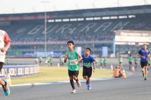 BIB: 70295
                            <button type="button" onclick="openModal(10559618)" class="btn btn-primary btn-sm float-right btn-popup" data-toggle="modal" data-target=".modal-high-quality">
                        <i class="fas fa-shopping-cart"></i> Add to Cart
                    </button>
                                            <button type="button" onclick="isThisMe(10559618, true)" class="btn btn-success btn-sm float-right btn-popup btn-isme hidden" data-toggle="tooltip" data-placement="bottom" title="นี่คือรูปของคุณใช่ไหม คลิกที่นี่เพื่อเอาเข้าอัลบั้ม">
                        <i class="fas fa-plus"></i> Add to album
                    </button>
                    <button type="button" onclick="isThisMe(10559618, false)" class="btn btn-warning btn-sm float-right btn-popup btn-isnotme hidden">
                        <i class="fas fa-ban"></i> Remove from album
                    </button>