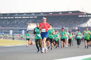 BIB: 2310, 044, 1773
                            <button type="button" onclick="openModal(10570804)" class="btn btn-primary btn-sm float-right btn-popup" data-toggle="modal" data-target=".modal-high-quality">
                        <i class="fas fa-shopping-cart"></i> Add to Cart
                    </button>
                                            <button type="button" onclick="isThisMe(10570804, true)" class="btn btn-success btn-sm float-right btn-popup btn-isme hidden" data-toggle="tooltip" data-placement="bottom" title="นี่คือรูปของคุณใช่ไหม คลิกที่นี่เพื่อเอาเข้าอัลบั้ม">
                        <i class="fas fa-plus"></i> Add to album
                    </button>
                    <button type="button" onclick="isThisMe(10570804, false)" class="btn btn-warning btn-sm float-right btn-popup btn-isnotme hidden">
                        <i class="fas fa-ban"></i> Remove from album
                    </button>