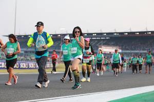 BIB: 0755, 2406
                            <button type="button" onclick="openModal(10570149)" class="btn btn-primary btn-sm float-right btn-popup" data-toggle="modal" data-target=".modal-high-quality">
                        <i class="fas fa-shopping-cart"></i> Add to Cart
                    </button>
                                            <button type="button" onclick="isThisMe(10570149, true)" class="btn btn-success btn-sm float-right btn-popup btn-isme hidden" data-toggle="tooltip" data-placement="bottom" title="นี่คือรูปของคุณใช่ไหม คลิกที่นี่เพื่อเอาเข้าอัลบั้ม">
                        <i class="fas fa-plus"></i> Add to album
                    </button>
                    <button type="button" onclick="isThisMe(10570149, false)" class="btn btn-warning btn-sm float-right btn-popup btn-isnotme hidden">
                        <i class="fas fa-ban"></i> Remove from album
                    </button>