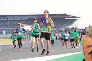 BIB: 51649, 525
                            <button type="button" onclick="openModal(10570658)" class="btn btn-primary btn-sm float-right btn-popup" data-toggle="modal" data-target=".modal-high-quality">
                        <i class="fas fa-shopping-cart"></i> Add to Cart
                    </button>
                                            <button type="button" onclick="isThisMe(10570658, true)" class="btn btn-success btn-sm float-right btn-popup btn-isme hidden" data-toggle="tooltip" data-placement="bottom" title="นี่คือรูปของคุณใช่ไหม คลิกที่นี่เพื่อเอาเข้าอัลบั้ม">
                        <i class="fas fa-plus"></i> Add to album
                    </button>
                    <button type="button" onclick="isThisMe(10570658, false)" class="btn btn-warning btn-sm float-right btn-popup btn-isnotme hidden">
                        <i class="fas fa-ban"></i> Remove from album
                    </button>