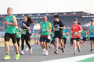 BIB: 5341, 52044, 51746, 0974
                            <button type="button" onclick="openModal(10570951)" class="btn btn-primary btn-sm float-right btn-popup" data-toggle="modal" data-target=".modal-high-quality">
                        <i class="fas fa-shopping-cart"></i> Add to Cart
                    </button>
                                            <button type="button" onclick="isThisMe(10570951, true)" class="btn btn-success btn-sm float-right btn-popup btn-isme hidden" data-toggle="tooltip" data-placement="bottom" title="นี่คือรูปของคุณใช่ไหม คลิกที่นี่เพื่อเอาเข้าอัลบั้ม">
                        <i class="fas fa-plus"></i> Add to album
                    </button>
                    <button type="button" onclick="isThisMe(10570951, false)" class="btn btn-warning btn-sm float-right btn-popup btn-isnotme hidden">
                        <i class="fas fa-ban"></i> Remove from album
                    </button>