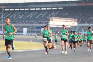 BIB: 51500
                            <button type="button" onclick="openModal(10570633)" class="btn btn-primary btn-sm float-right btn-popup" data-toggle="modal" data-target=".modal-high-quality">
                        <i class="fas fa-shopping-cart"></i> Add to Cart
                    </button>
                                            <button type="button" onclick="isThisMe(10570633, true)" class="btn btn-success btn-sm float-right btn-popup btn-isme hidden" data-toggle="tooltip" data-placement="bottom" title="นี่คือรูปของคุณใช่ไหม คลิกที่นี่เพื่อเอาเข้าอัลบั้ม">
                        <i class="fas fa-plus"></i> Add to album
                    </button>
                    <button type="button" onclick="isThisMe(10570633, false)" class="btn btn-warning btn-sm float-right btn-popup btn-isnotme hidden">
                        <i class="fas fa-ban"></i> Remove from album
                    </button>