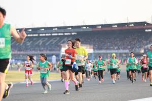 BIB: 403, 2230
                            <button type="button" onclick="openModal(10570914)" class="btn btn-primary btn-sm float-right btn-popup" data-toggle="modal" data-target=".modal-high-quality">
                        <i class="fas fa-shopping-cart"></i> Add to Cart
                    </button>
                                            <button type="button" onclick="isThisMe(10570914, true)" class="btn btn-success btn-sm float-right btn-popup btn-isme hidden" data-toggle="tooltip" data-placement="bottom" title="นี่คือรูปของคุณใช่ไหม คลิกที่นี่เพื่อเอาเข้าอัลบั้ม">
                        <i class="fas fa-plus"></i> Add to album
                    </button>
                    <button type="button" onclick="isThisMe(10570914, false)" class="btn btn-warning btn-sm float-right btn-popup btn-isnotme hidden">
                        <i class="fas fa-ban"></i> Remove from album
                    </button>