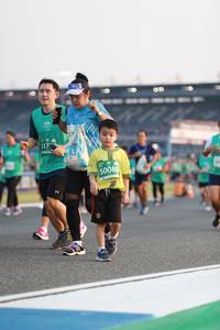 BIB: 50080
                            <button type="button" onclick="openModal(10571462)" class="btn btn-primary btn-sm float-right btn-popup" data-toggle="modal" data-target=".modal-high-quality">
                        <i class="fas fa-shopping-cart"></i> Add to Cart
                    </button>
                                            <button type="button" onclick="isThisMe(10571462, true)" class="btn btn-success btn-sm float-right btn-popup btn-isme hidden" data-toggle="tooltip" data-placement="bottom" title="นี่คือรูปของคุณใช่ไหม คลิกที่นี่เพื่อเอาเข้าอัลบั้ม">
                        <i class="fas fa-plus"></i> Add to album
                    </button>
                    <button type="button" onclick="isThisMe(10571462, false)" class="btn btn-warning btn-sm float-right btn-popup btn-isnotme hidden">
                        <i class="fas fa-ban"></i> Remove from album
                    </button>