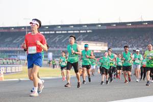 BIB: 1773, 31514
                            <button type="button" onclick="openModal(10570809)" class="btn btn-primary btn-sm float-right btn-popup" data-toggle="modal" data-target=".modal-high-quality">
                        <i class="fas fa-shopping-cart"></i> Add to Cart
                    </button>
                                            <button type="button" onclick="isThisMe(10570809, true)" class="btn btn-success btn-sm float-right btn-popup btn-isme hidden" data-toggle="tooltip" data-placement="bottom" title="นี่คือรูปของคุณใช่ไหม คลิกที่นี่เพื่อเอาเข้าอัลบั้ม">
                        <i class="fas fa-plus"></i> Add to album
                    </button>
                    <button type="button" onclick="isThisMe(10570809, false)" class="btn btn-warning btn-sm float-right btn-popup btn-isnotme hidden">
                        <i class="fas fa-ban"></i> Remove from album
                    </button>