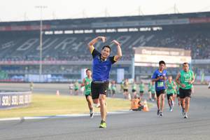 BIB: 107
                            <button type="button" onclick="openModal(10559901)" class="btn btn-primary btn-sm float-right btn-popup" data-toggle="modal" data-target=".modal-high-quality">
                        <i class="fas fa-shopping-cart"></i> Add to Cart
                    </button>
                                            <button type="button" onclick="isThisMe(10559901, true)" class="btn btn-success btn-sm float-right btn-popup btn-isme hidden" data-toggle="tooltip" data-placement="bottom" title="นี่คือรูปของคุณใช่ไหม คลิกที่นี่เพื่อเอาเข้าอัลบั้ม">
                        <i class="fas fa-plus"></i> Add to album
                    </button>
                    <button type="button" onclick="isThisMe(10559901, false)" class="btn btn-warning btn-sm float-right btn-popup btn-isnotme hidden">
                        <i class="fas fa-ban"></i> Remove from album
                    </button>