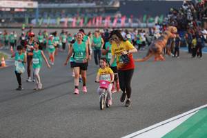 BIB: 51521, 50501
                            <button type="button" onclick="openModal(10570240)" class="btn btn-primary btn-sm float-right btn-popup" data-toggle="modal" data-target=".modal-high-quality">
                        <i class="fas fa-shopping-cart"></i> Add to Cart
                    </button>
                                            <button type="button" onclick="isThisMe(10570240, true)" class="btn btn-success btn-sm float-right btn-popup btn-isme hidden" data-toggle="tooltip" data-placement="bottom" title="นี่คือรูปของคุณใช่ไหม คลิกที่นี่เพื่อเอาเข้าอัลบั้ม">
                        <i class="fas fa-plus"></i> Add to album
                    </button>
                    <button type="button" onclick="isThisMe(10570240, false)" class="btn btn-warning btn-sm float-right btn-popup btn-isnotme hidden">
                        <i class="fas fa-ban"></i> Remove from album
                    </button>