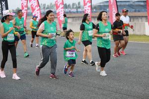 BIB: 230194, 5233, 2631, 7348
                            <button type="button" onclick="openModal(10571930)" class="btn btn-primary btn-sm float-right btn-popup" data-toggle="modal" data-target=".modal-high-quality">
                        <i class="fas fa-shopping-cart"></i> Add to Cart
                    </button>
                                            <button type="button" onclick="isThisMe(10571930, true)" class="btn btn-success btn-sm float-right btn-popup btn-isme hidden" data-toggle="tooltip" data-placement="bottom" title="นี่คือรูปของคุณใช่ไหม คลิกที่นี่เพื่อเอาเข้าอัลบั้ม">
                        <i class="fas fa-plus"></i> Add to album
                    </button>
                    <button type="button" onclick="isThisMe(10571930, false)" class="btn btn-warning btn-sm float-right btn-popup btn-isnotme hidden">
                        <i class="fas fa-ban"></i> Remove from album
                    </button>