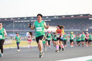 BIB: 83384
                            <button type="button" onclick="openModal(10570913)" class="btn btn-primary btn-sm float-right btn-popup" data-toggle="modal" data-target=".modal-high-quality">
                        <i class="fas fa-shopping-cart"></i> Add to Cart
                    </button>
                                            <button type="button" onclick="isThisMe(10570913, true)" class="btn btn-success btn-sm float-right btn-popup btn-isme hidden" data-toggle="tooltip" data-placement="bottom" title="นี่คือรูปของคุณใช่ไหม คลิกที่นี่เพื่อเอาเข้าอัลบั้ม">
                        <i class="fas fa-plus"></i> Add to album
                    </button>
                    <button type="button" onclick="isThisMe(10570913, false)" class="btn btn-warning btn-sm float-right btn-popup btn-isnotme hidden">
                        <i class="fas fa-ban"></i> Remove from album
                    </button>