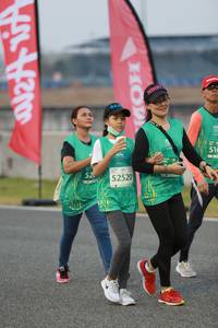 BIB: 516, 52520
                            <button type="button" onclick="openModal(10570516)" class="btn btn-primary btn-sm float-right btn-popup" data-toggle="modal" data-target=".modal-high-quality">
                        <i class="fas fa-shopping-cart"></i> Add to Cart
                    </button>
                                            <button type="button" onclick="isThisMe(10570516, true)" class="btn btn-success btn-sm float-right btn-popup btn-isme hidden" data-toggle="tooltip" data-placement="bottom" title="นี่คือรูปของคุณใช่ไหม คลิกที่นี่เพื่อเอาเข้าอัลบั้ม">
                        <i class="fas fa-plus"></i> Add to album
                    </button>
                    <button type="button" onclick="isThisMe(10570516, false)" class="btn btn-warning btn-sm float-right btn-popup btn-isnotme hidden">
                        <i class="fas fa-ban"></i> Remove from album
                    </button>