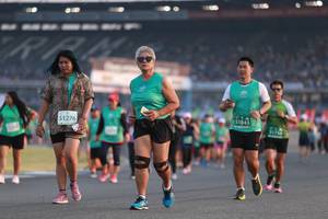 BIB: 51843, 51276, 1736
                            <button type="button" onclick="openModal(10569963)" class="btn btn-primary btn-sm float-right btn-popup" data-toggle="modal" data-target=".modal-high-quality">
                        <i class="fas fa-shopping-cart"></i> Add to Cart
                    </button>
                                            <button type="button" onclick="isThisMe(10569963, true)" class="btn btn-success btn-sm float-right btn-popup btn-isme hidden" data-toggle="tooltip" data-placement="bottom" title="นี่คือรูปของคุณใช่ไหม คลิกที่นี่เพื่อเอาเข้าอัลบั้ม">
                        <i class="fas fa-plus"></i> Add to album
                    </button>
                    <button type="button" onclick="isThisMe(10569963, false)" class="btn btn-warning btn-sm float-right btn-popup btn-isnotme hidden">
                        <i class="fas fa-ban"></i> Remove from album
                    </button>