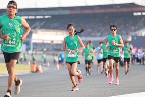 BIB: 1846, 1609, 52277
                            <button type="button" onclick="openModal(10570673)" class="btn btn-primary btn-sm float-right btn-popup" data-toggle="modal" data-target=".modal-high-quality">
                        <i class="fas fa-shopping-cart"></i> Add to Cart
                    </button>
                                            <button type="button" onclick="isThisMe(10570673, true)" class="btn btn-success btn-sm float-right btn-popup btn-isme hidden" data-toggle="tooltip" data-placement="bottom" title="นี่คือรูปของคุณใช่ไหม คลิกที่นี่เพื่อเอาเข้าอัลบั้ม">
                        <i class="fas fa-plus"></i> Add to album
                    </button>
                    <button type="button" onclick="isThisMe(10570673, false)" class="btn btn-warning btn-sm float-right btn-popup btn-isnotme hidden">
                        <i class="fas fa-ban"></i> Remove from album
                    </button>