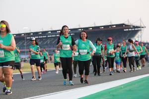 BIB: 52919, 2751
                            <button type="button" onclick="openModal(10570108)" class="btn btn-primary btn-sm float-right btn-popup" data-toggle="modal" data-target=".modal-high-quality">
                        <i class="fas fa-shopping-cart"></i> Add to Cart
                    </button>
                                            <button type="button" onclick="isThisMe(10570108, true)" class="btn btn-success btn-sm float-right btn-popup btn-isme hidden" data-toggle="tooltip" data-placement="bottom" title="นี่คือรูปของคุณใช่ไหม คลิกที่นี่เพื่อเอาเข้าอัลบั้ม">
                        <i class="fas fa-plus"></i> Add to album
                    </button>
                    <button type="button" onclick="isThisMe(10570108, false)" class="btn btn-warning btn-sm float-right btn-popup btn-isnotme hidden">
                        <i class="fas fa-ban"></i> Remove from album
                    </button>