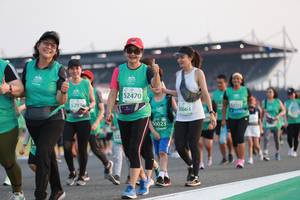 BIB: 52470, 529, 50663, 0023
                            <button type="button" onclick="openModal(10570115)" class="btn btn-primary btn-sm float-right btn-popup" data-toggle="modal" data-target=".modal-high-quality">
                        <i class="fas fa-shopping-cart"></i> Add to Cart
                    </button>
                                            <button type="button" onclick="isThisMe(10570115, true)" class="btn btn-success btn-sm float-right btn-popup btn-isme hidden" data-toggle="tooltip" data-placement="bottom" title="นี่คือรูปของคุณใช่ไหม คลิกที่นี่เพื่อเอาเข้าอัลบั้ม">
                        <i class="fas fa-plus"></i> Add to album
                    </button>
                    <button type="button" onclick="isThisMe(10570115, false)" class="btn btn-warning btn-sm float-right btn-popup btn-isnotme hidden">
                        <i class="fas fa-ban"></i> Remove from album
                    </button>