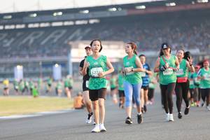 BIB: 527, 50708
                            <button type="button" onclick="openModal(10570864)" class="btn btn-primary btn-sm float-right btn-popup" data-toggle="modal" data-target=".modal-high-quality">
                        <i class="fas fa-shopping-cart"></i> Add to Cart
                    </button>
                                            <button type="button" onclick="isThisMe(10570864, true)" class="btn btn-success btn-sm float-right btn-popup btn-isme hidden" data-toggle="tooltip" data-placement="bottom" title="นี่คือรูปของคุณใช่ไหม คลิกที่นี่เพื่อเอาเข้าอัลบั้ม">
                        <i class="fas fa-plus"></i> Add to album
                    </button>
                    <button type="button" onclick="isThisMe(10570864, false)" class="btn btn-warning btn-sm float-right btn-popup btn-isnotme hidden">
                        <i class="fas fa-ban"></i> Remove from album
                    </button>