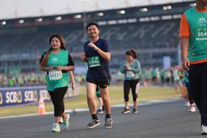 BIB: 504, 51946, 53223
                            <button type="button" onclick="openModal(10569949)" class="btn btn-primary btn-sm float-right btn-popup" data-toggle="modal" data-target=".modal-high-quality">
                        <i class="fas fa-shopping-cart"></i> Add to Cart
                    </button>
                                            <button type="button" onclick="isThisMe(10569949, true)" class="btn btn-success btn-sm float-right btn-popup btn-isme hidden" data-toggle="tooltip" data-placement="bottom" title="นี่คือรูปของคุณใช่ไหม คลิกที่นี่เพื่อเอาเข้าอัลบั้ม">
                        <i class="fas fa-plus"></i> Add to album
                    </button>
                    <button type="button" onclick="isThisMe(10569949, false)" class="btn btn-warning btn-sm float-right btn-popup btn-isnotme hidden">
                        <i class="fas fa-ban"></i> Remove from album
                    </button>