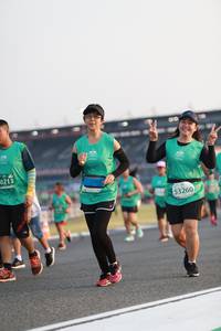 BIB: 0213, 53260
                            <button type="button" onclick="openModal(10571400)" class="btn btn-primary btn-sm float-right btn-popup" data-toggle="modal" data-target=".modal-high-quality">
                        <i class="fas fa-shopping-cart"></i> Add to Cart
                    </button>
                                            <button type="button" onclick="isThisMe(10571400, true)" class="btn btn-success btn-sm float-right btn-popup btn-isme hidden" data-toggle="tooltip" data-placement="bottom" title="นี่คือรูปของคุณใช่ไหม คลิกที่นี่เพื่อเอาเข้าอัลบั้ม">
                        <i class="fas fa-plus"></i> Add to album
                    </button>
                    <button type="button" onclick="isThisMe(10571400, false)" class="btn btn-warning btn-sm float-right btn-popup btn-isnotme hidden">
                        <i class="fas fa-ban"></i> Remove from album
                    </button>