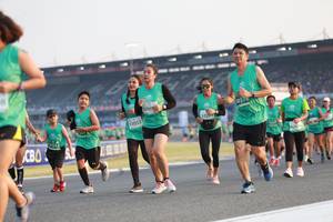 BIB: 506, 50378, 1053, 81512, 261
                            <button type="button" onclick="openModal(10570993)" class="btn btn-primary btn-sm float-right btn-popup" data-toggle="modal" data-target=".modal-high-quality">
                        <i class="fas fa-shopping-cart"></i> Add to Cart
                    </button>
                                            <button type="button" onclick="isThisMe(10570993, true)" class="btn btn-success btn-sm float-right btn-popup btn-isme hidden" data-toggle="tooltip" data-placement="bottom" title="นี่คือรูปของคุณใช่ไหม คลิกที่นี่เพื่อเอาเข้าอัลบั้ม">
                        <i class="fas fa-plus"></i> Add to album
                    </button>
                    <button type="button" onclick="isThisMe(10570993, false)" class="btn btn-warning btn-sm float-right btn-popup btn-isnotme hidden">
                        <i class="fas fa-ban"></i> Remove from album
                    </button>