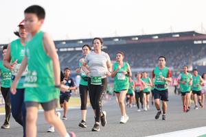 BIB: 51613, 53409
                            <button type="button" onclick="openModal(10570828)" class="btn btn-primary btn-sm float-right btn-popup" data-toggle="modal" data-target=".modal-high-quality">
                        <i class="fas fa-shopping-cart"></i> Add to Cart
                    </button>
                                            <button type="button" onclick="isThisMe(10570828, true)" class="btn btn-success btn-sm float-right btn-popup btn-isme hidden" data-toggle="tooltip" data-placement="bottom" title="นี่คือรูปของคุณใช่ไหม คลิกที่นี่เพื่อเอาเข้าอัลบั้ม">
                        <i class="fas fa-plus"></i> Add to album
                    </button>
                    <button type="button" onclick="isThisMe(10570828, false)" class="btn btn-warning btn-sm float-right btn-popup btn-isnotme hidden">
                        <i class="fas fa-ban"></i> Remove from album
                    </button>