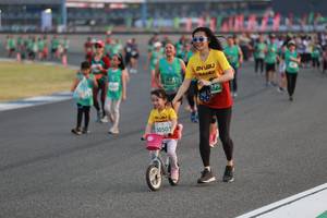 BIB: 299, 50501
                            <button type="button" onclick="openModal(10570249)" class="btn btn-primary btn-sm float-right btn-popup" data-toggle="modal" data-target=".modal-high-quality">
                        <i class="fas fa-shopping-cart"></i> Add to Cart
                    </button>
                                            <button type="button" onclick="isThisMe(10570249, true)" class="btn btn-success btn-sm float-right btn-popup btn-isme hidden" data-toggle="tooltip" data-placement="bottom" title="นี่คือรูปของคุณใช่ไหม คลิกที่นี่เพื่อเอาเข้าอัลบั้ม">
                        <i class="fas fa-plus"></i> Add to album
                    </button>
                    <button type="button" onclick="isThisMe(10570249, false)" class="btn btn-warning btn-sm float-right btn-popup btn-isnotme hidden">
                        <i class="fas fa-ban"></i> Remove from album
                    </button>