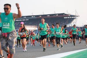 BIB: 50350, 5276
                            <button type="button" onclick="openModal(10571106)" class="btn btn-primary btn-sm float-right btn-popup" data-toggle="modal" data-target=".modal-high-quality">
                        <i class="fas fa-shopping-cart"></i> Add to Cart
                    </button>
                                            <button type="button" onclick="isThisMe(10571106, true)" class="btn btn-success btn-sm float-right btn-popup btn-isme hidden" data-toggle="tooltip" data-placement="bottom" title="นี่คือรูปของคุณใช่ไหม คลิกที่นี่เพื่อเอาเข้าอัลบั้ม">
                        <i class="fas fa-plus"></i> Add to album
                    </button>
                    <button type="button" onclick="isThisMe(10571106, false)" class="btn btn-warning btn-sm float-right btn-popup btn-isnotme hidden">
                        <i class="fas fa-ban"></i> Remove from album
                    </button>