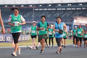 BIB: 104
                            <button type="button" onclick="openModal(10570035)" class="btn btn-primary btn-sm float-right btn-popup" data-toggle="modal" data-target=".modal-high-quality">
                        <i class="fas fa-shopping-cart"></i> Add to Cart
                    </button>
                                            <button type="button" onclick="isThisMe(10570035, true)" class="btn btn-success btn-sm float-right btn-popup btn-isme hidden" data-toggle="tooltip" data-placement="bottom" title="นี่คือรูปของคุณใช่ไหม คลิกที่นี่เพื่อเอาเข้าอัลบั้ม">
                        <i class="fas fa-plus"></i> Add to album
                    </button>
                    <button type="button" onclick="isThisMe(10570035, false)" class="btn btn-warning btn-sm float-right btn-popup btn-isnotme hidden">
                        <i class="fas fa-ban"></i> Remove from album
                    </button>