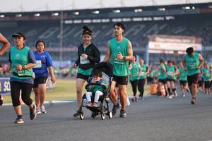 BIB: 50524, 069, 273, 1561
                            <button type="button" onclick="openModal(10569823)" class="btn btn-primary btn-sm float-right btn-popup" data-toggle="modal" data-target=".modal-high-quality">
                        <i class="fas fa-shopping-cart"></i> Add to Cart
                    </button>
                                            <button type="button" onclick="isThisMe(10569823, true)" class="btn btn-success btn-sm float-right btn-popup btn-isme hidden" data-toggle="tooltip" data-placement="bottom" title="นี่คือรูปของคุณใช่ไหม คลิกที่นี่เพื่อเอาเข้าอัลบั้ม">
                        <i class="fas fa-plus"></i> Add to album
                    </button>
                    <button type="button" onclick="isThisMe(10569823, false)" class="btn btn-warning btn-sm float-right btn-popup btn-isnotme hidden">
                        <i class="fas fa-ban"></i> Remove from album
                    </button>