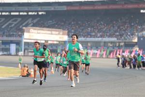 BIB: 1623, 51303
                            <button type="button" onclick="openModal(10570645)" class="btn btn-primary btn-sm float-right btn-popup" data-toggle="modal" data-target=".modal-high-quality">
                        <i class="fas fa-shopping-cart"></i> Add to Cart
                    </button>
                                            <button type="button" onclick="isThisMe(10570645, true)" class="btn btn-success btn-sm float-right btn-popup btn-isme hidden" data-toggle="tooltip" data-placement="bottom" title="นี่คือรูปของคุณใช่ไหม คลิกที่นี่เพื่อเอาเข้าอัลบั้ม">
                        <i class="fas fa-plus"></i> Add to album
                    </button>
                    <button type="button" onclick="isThisMe(10570645, false)" class="btn btn-warning btn-sm float-right btn-popup btn-isnotme hidden">
                        <i class="fas fa-ban"></i> Remove from album
                    </button>