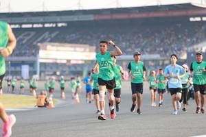 BIB: 51762
                            <button type="button" onclick="openModal(10570684)" class="btn btn-primary btn-sm float-right btn-popup" data-toggle="modal" data-target=".modal-high-quality">
                        <i class="fas fa-shopping-cart"></i> Add to Cart
                    </button>
                                            <button type="button" onclick="isThisMe(10570684, true)" class="btn btn-success btn-sm float-right btn-popup btn-isme hidden" data-toggle="tooltip" data-placement="bottom" title="นี่คือรูปของคุณใช่ไหม คลิกที่นี่เพื่อเอาเข้าอัลบั้ม">
                        <i class="fas fa-plus"></i> Add to album
                    </button>
                    <button type="button" onclick="isThisMe(10570684, false)" class="btn btn-warning btn-sm float-right btn-popup btn-isnotme hidden">
                        <i class="fas fa-ban"></i> Remove from album
                    </button>