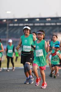 BIB: 52959, 52281, 51513
                            <button type="button" onclick="openModal(10571365)" class="btn btn-primary btn-sm float-right btn-popup" data-toggle="modal" data-target=".modal-high-quality">
                        <i class="fas fa-shopping-cart"></i> Add to Cart
                    </button>
                                            <button type="button" onclick="isThisMe(10571365, true)" class="btn btn-success btn-sm float-right btn-popup btn-isme hidden" data-toggle="tooltip" data-placement="bottom" title="นี่คือรูปของคุณใช่ไหม คลิกที่นี่เพื่อเอาเข้าอัลบั้ม">
                        <i class="fas fa-plus"></i> Add to album
                    </button>
                    <button type="button" onclick="isThisMe(10571365, false)" class="btn btn-warning btn-sm float-right btn-popup btn-isnotme hidden">
                        <i class="fas fa-ban"></i> Remove from album
                    </button>