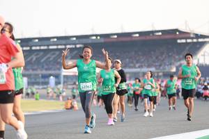 BIB: 52762, 0183, 82011
                            <button type="button" onclick="openModal(10570857)" class="btn btn-primary btn-sm float-right btn-popup" data-toggle="modal" data-target=".modal-high-quality">
                        <i class="fas fa-shopping-cart"></i> Add to Cart
                    </button>
                                            <button type="button" onclick="isThisMe(10570857, true)" class="btn btn-success btn-sm float-right btn-popup btn-isme hidden" data-toggle="tooltip" data-placement="bottom" title="นี่คือรูปของคุณใช่ไหม คลิกที่นี่เพื่อเอาเข้าอัลบั้ม">
                        <i class="fas fa-plus"></i> Add to album
                    </button>
                    <button type="button" onclick="isThisMe(10570857, false)" class="btn btn-warning btn-sm float-right btn-popup btn-isnotme hidden">
                        <i class="fas fa-ban"></i> Remove from album
                    </button>