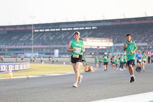 BIB: 2633, 516
                            <button type="button" onclick="openModal(10570687)" class="btn btn-primary btn-sm float-right btn-popup" data-toggle="modal" data-target=".modal-high-quality">
                        <i class="fas fa-shopping-cart"></i> Add to Cart
                    </button>
                                            <button type="button" onclick="isThisMe(10570687, true)" class="btn btn-success btn-sm float-right btn-popup btn-isme hidden" data-toggle="tooltip" data-placement="bottom" title="นี่คือรูปของคุณใช่ไหม คลิกที่นี่เพื่อเอาเข้าอัลบั้ม">
                        <i class="fas fa-plus"></i> Add to album
                    </button>
                    <button type="button" onclick="isThisMe(10570687, false)" class="btn btn-warning btn-sm float-right btn-popup btn-isnotme hidden">
                        <i class="fas fa-ban"></i> Remove from album
                    </button>