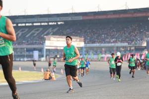 BIB: 
                            <button type="button" onclick="openModal(10557503)" class="btn btn-primary btn-sm float-right btn-popup" data-toggle="modal" data-target=".modal-high-quality">
                        <i class="fas fa-shopping-cart"></i> Add to Cart
                    </button>
                                            <button type="button" onclick="isThisMe(10557503, true)" class="btn btn-success btn-sm float-right btn-popup btn-isme hidden" data-toggle="tooltip" data-placement="bottom" title="นี่คือรูปของคุณใช่ไหม คลิกที่นี่เพื่อเอาเข้าอัลบั้ม">
                        <i class="fas fa-plus"></i> Add to album
                    </button>
                    <button type="button" onclick="isThisMe(10557503, false)" class="btn btn-warning btn-sm float-right btn-popup btn-isnotme hidden">
                        <i class="fas fa-ban"></i> Remove from album
                    </button>