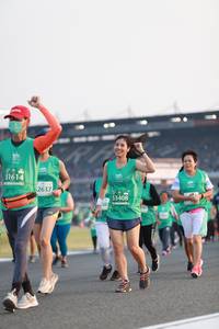 BIB: 51614, 2637, 53408
                            <button type="button" onclick="openModal(10571528)" class="btn btn-primary btn-sm float-right btn-popup" data-toggle="modal" data-target=".modal-high-quality">
                        <i class="fas fa-shopping-cart"></i> Add to Cart
                    </button>
                                            <button type="button" onclick="isThisMe(10571528, true)" class="btn btn-success btn-sm float-right btn-popup btn-isme hidden" data-toggle="tooltip" data-placement="bottom" title="นี่คือรูปของคุณใช่ไหม คลิกที่นี่เพื่อเอาเข้าอัลบั้ม">
                        <i class="fas fa-plus"></i> Add to album
                    </button>
                    <button type="button" onclick="isThisMe(10571528, false)" class="btn btn-warning btn-sm float-right btn-popup btn-isnotme hidden">
                        <i class="fas fa-ban"></i> Remove from album
                    </button>