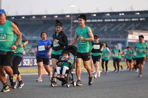 BIB: 006, 387, 50324, 0696, 1273
                            <button type="button" onclick="openModal(10569827)" class="btn btn-primary btn-sm float-right btn-popup" data-toggle="modal" data-target=".modal-high-quality">
                        <i class="fas fa-shopping-cart"></i> Add to Cart
                    </button>
                                            <button type="button" onclick="isThisMe(10569827, true)" class="btn btn-success btn-sm float-right btn-popup btn-isme hidden" data-toggle="tooltip" data-placement="bottom" title="นี่คือรูปของคุณใช่ไหม คลิกที่นี่เพื่อเอาเข้าอัลบั้ม">
                        <i class="fas fa-plus"></i> Add to album
                    </button>
                    <button type="button" onclick="isThisMe(10569827, false)" class="btn btn-warning btn-sm float-right btn-popup btn-isnotme hidden">
                        <i class="fas fa-ban"></i> Remove from album
                    </button>