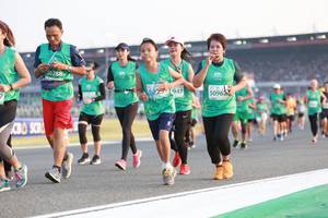 BIB: 0288, 1947, 5096
                            <button type="button" onclick="openModal(10570929)" class="btn btn-primary btn-sm float-right btn-popup" data-toggle="modal" data-target=".modal-high-quality">
                        <i class="fas fa-shopping-cart"></i> Add to Cart
                    </button>
                                            <button type="button" onclick="isThisMe(10570929, true)" class="btn btn-success btn-sm float-right btn-popup btn-isme hidden" data-toggle="tooltip" data-placement="bottom" title="นี่คือรูปของคุณใช่ไหม คลิกที่นี่เพื่อเอาเข้าอัลบั้ม">
                        <i class="fas fa-plus"></i> Add to album
                    </button>
                    <button type="button" onclick="isThisMe(10570929, false)" class="btn btn-warning btn-sm float-right btn-popup btn-isnotme hidden">
                        <i class="fas fa-ban"></i> Remove from album
                    </button>