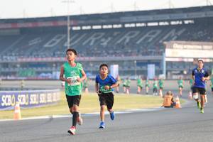 BIB: 702
                            <button type="button" onclick="openModal(10559692)" class="btn btn-primary btn-sm float-right btn-popup" data-toggle="modal" data-target=".modal-high-quality">
                        <i class="fas fa-shopping-cart"></i> Add to Cart
                    </button>
                                            <button type="button" onclick="isThisMe(10559692, true)" class="btn btn-success btn-sm float-right btn-popup btn-isme hidden" data-toggle="tooltip" data-placement="bottom" title="นี่คือรูปของคุณใช่ไหม คลิกที่นี่เพื่อเอาเข้าอัลบั้ม">
                        <i class="fas fa-plus"></i> Add to album
                    </button>
                    <button type="button" onclick="isThisMe(10559692, false)" class="btn btn-warning btn-sm float-right btn-popup btn-isnotme hidden">
                        <i class="fas fa-ban"></i> Remove from album
                    </button>